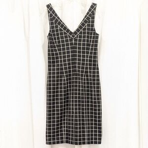 MICHAEL KORS‎ Dress Black White Plaid Sleeveless V-Neck Sheath Size 2 Lined